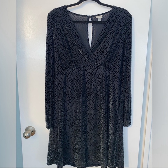 A New Day dress dark Green Velvet. comfy & soft! Perfect for our family photos. - Picture 1 of 3